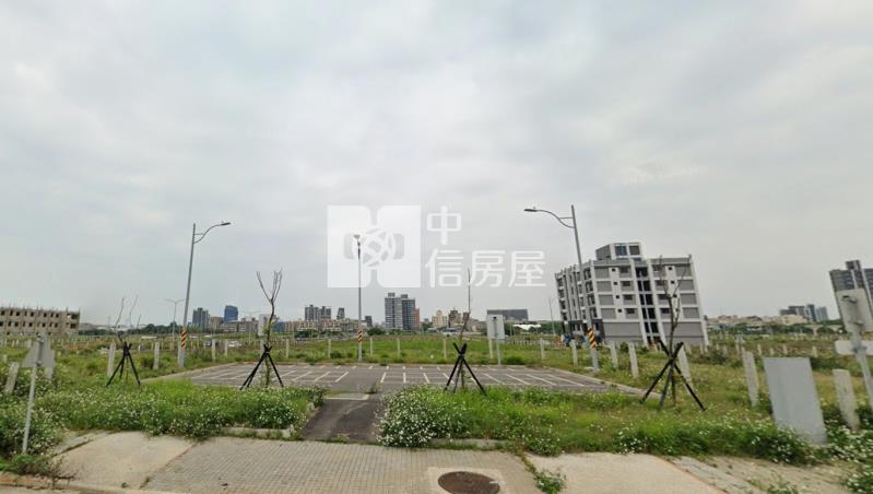 草漯雙面臨路建地房屋室內格局與周邊環境