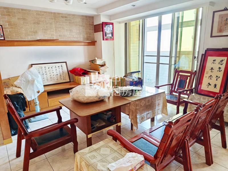 近轉運站皇龍景觀三房房屋室內格局與周邊環境