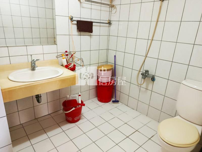 近轉運站皇龍景觀三房房屋室內格局與周邊環境