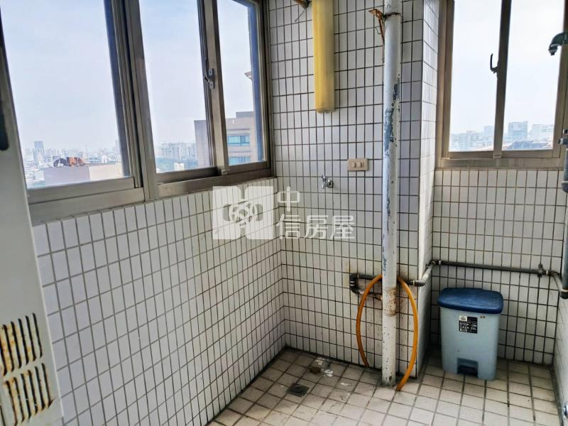 近轉運站皇龍景觀三房房屋室內格局與周邊環境