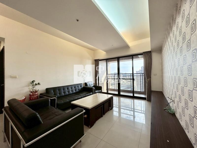 花樣年華｜高樓層朝南三房+平車房屋室內格局與周邊環境