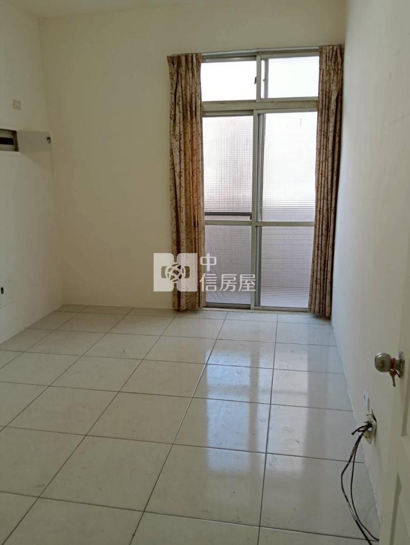 大里美群大地坪美墅房屋室內格局與周邊環境