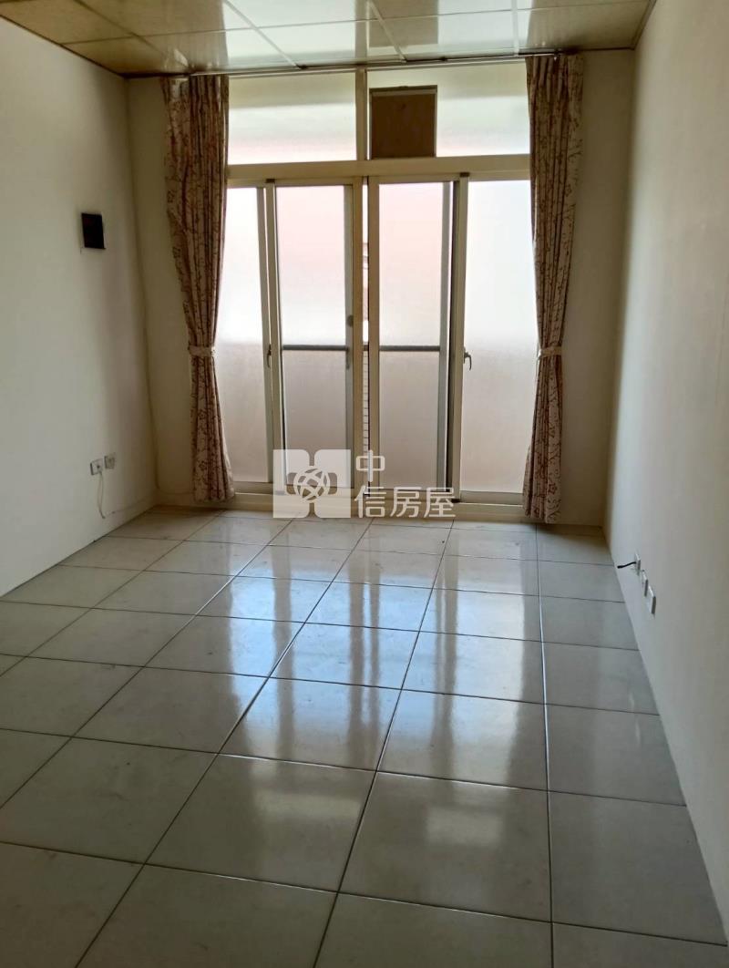 大里美群大地坪美墅房屋室內格局與周邊環境