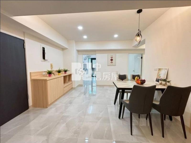 高雄楠梓世運大三房房屋室內格局與周邊環境