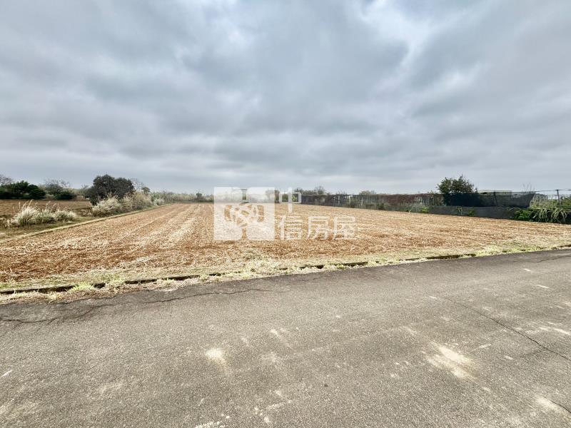 近新富車站.前後臨路(可會車)方正農地房屋室內格局與周邊環境