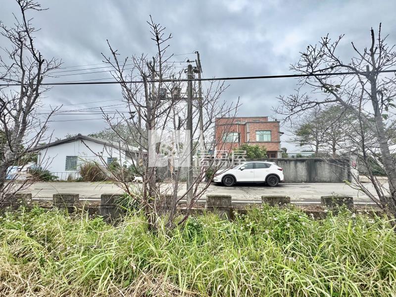 近新富車站.前後臨路(可會車)方正農地房屋室內格局與周邊環境