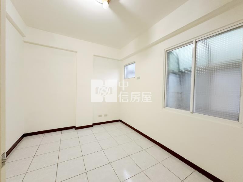 平鎮近66快速道路車庫停車美別墅房屋室內格局與周邊環境