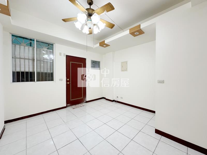 平鎮近66快速道路車庫停車美別墅房屋室內格局與周邊環境