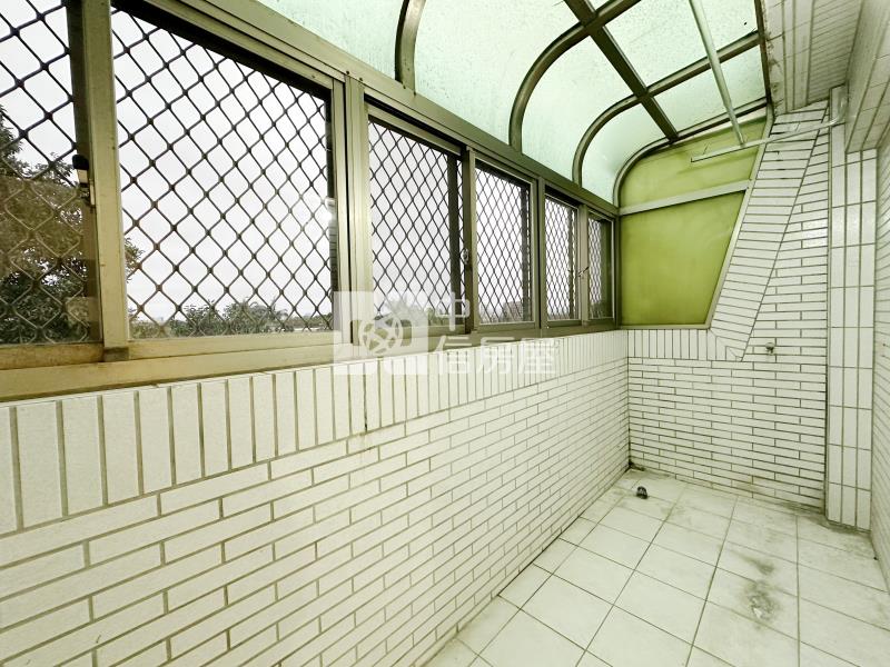 平鎮近66快速道路車庫停車美別墅房屋室內格局與周邊環境