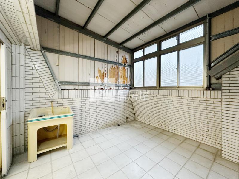 平鎮近66快速道路車庫停車美別墅房屋室內格局與周邊環境