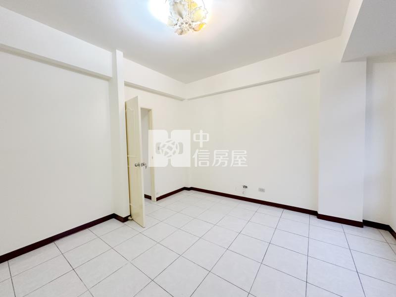 平鎮近66快速道路車庫停車美別墅房屋室內格局與周邊環境