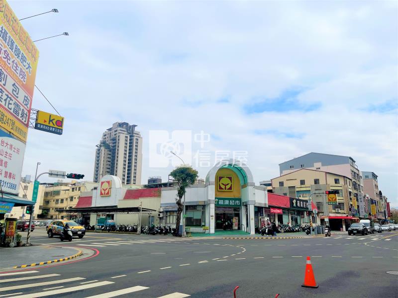 科博館旁三角窗收租店面房屋室內格局與周邊環境