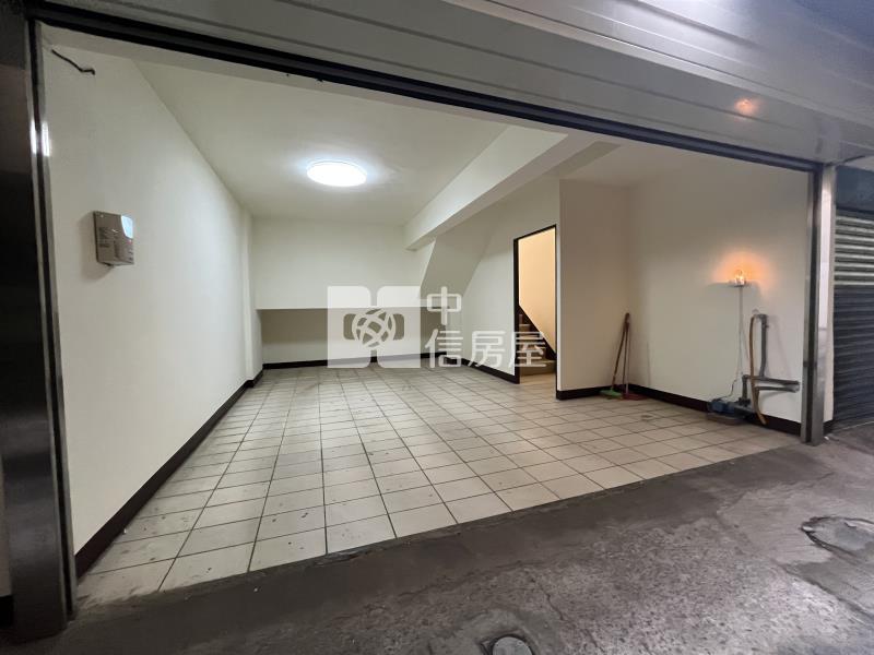 雙學區裝潢美別墅房屋室內格局與周邊環境