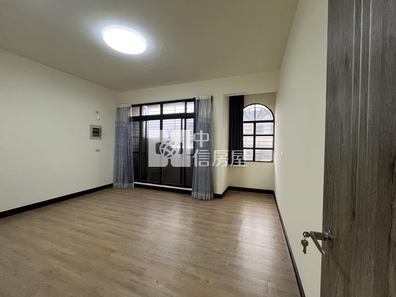 雙學區裝潢美別墅房屋室內格局與周邊環境