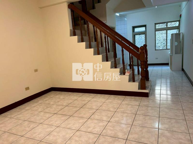 頭份近市區陽明透天房屋室內格局與周邊環境