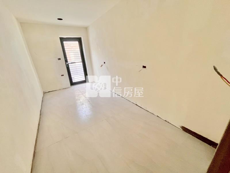 山仔頂公園旁雙露台美透天(B)房屋室內格局與周邊環境