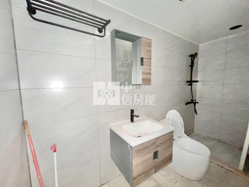 山仔頂公園旁雙露台美透天(B)房屋室內格局與周邊環境