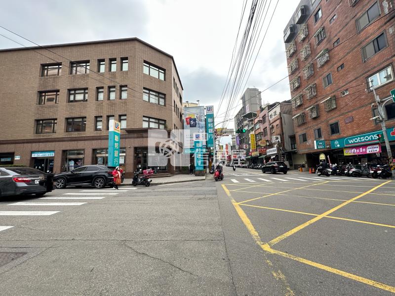 中壢健行科大36坪建地房屋室內格局與周邊環境