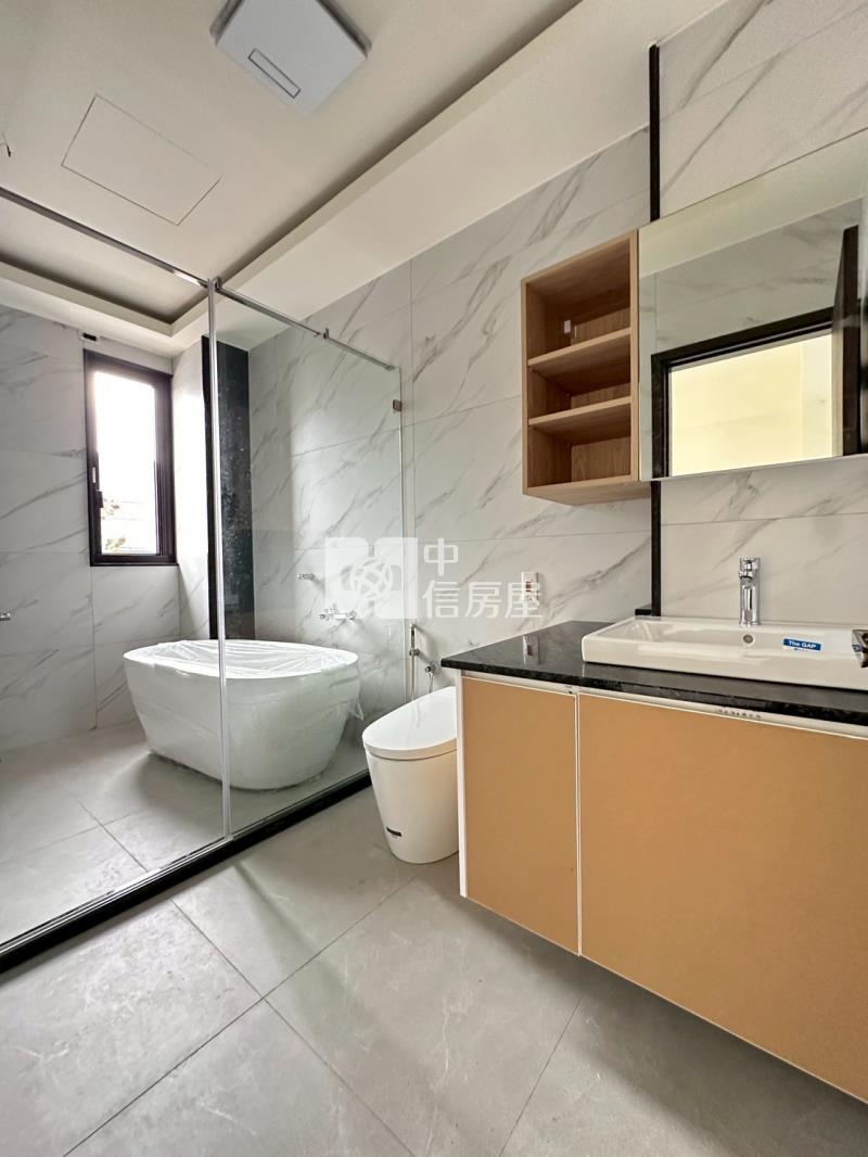 14期大地坪可停四車全新電梯別墅房屋室內格局與周邊環境