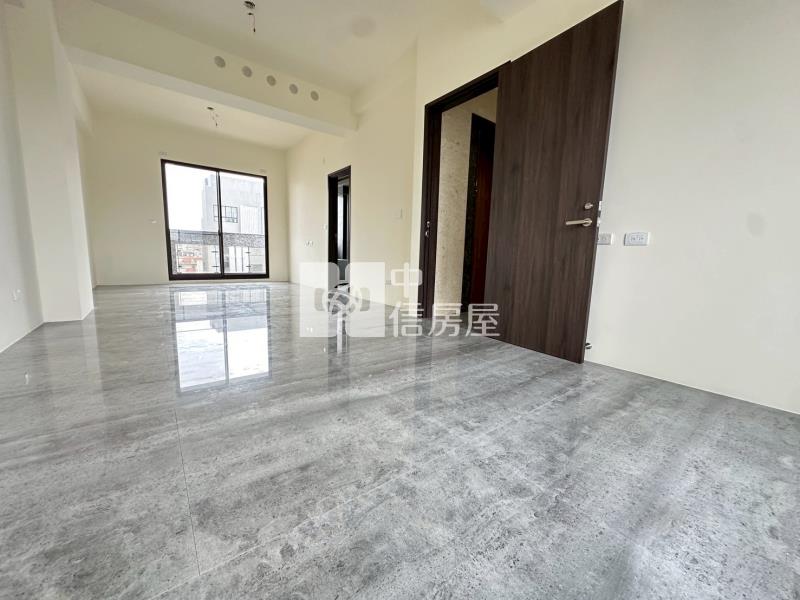 14期大地坪可停四車全新電梯別墅房屋室內格局與周邊環境