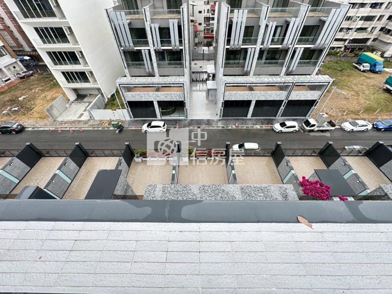 14期大地坪可停四車全新電梯別墅房屋室內格局與周邊環境