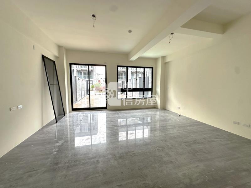 14期大地坪可停四車全新電梯別墅房屋室內格局與周邊環境