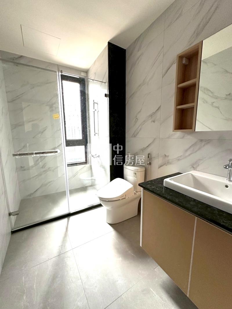 14期大地坪可停四車全新電梯別墅房屋室內格局與周邊環境