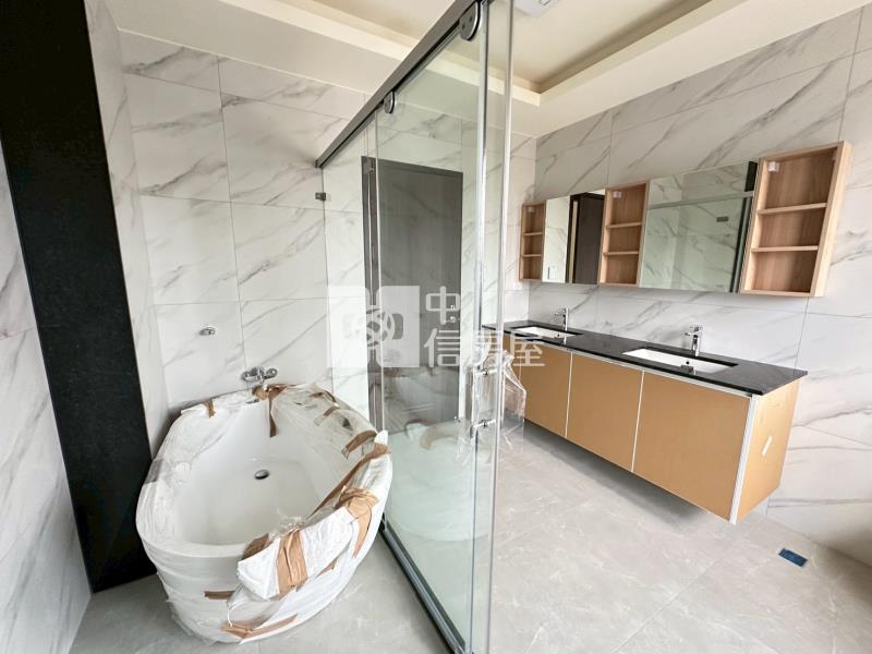 14期大地坪可停四車全新電梯別墅房屋室內格局與周邊環境