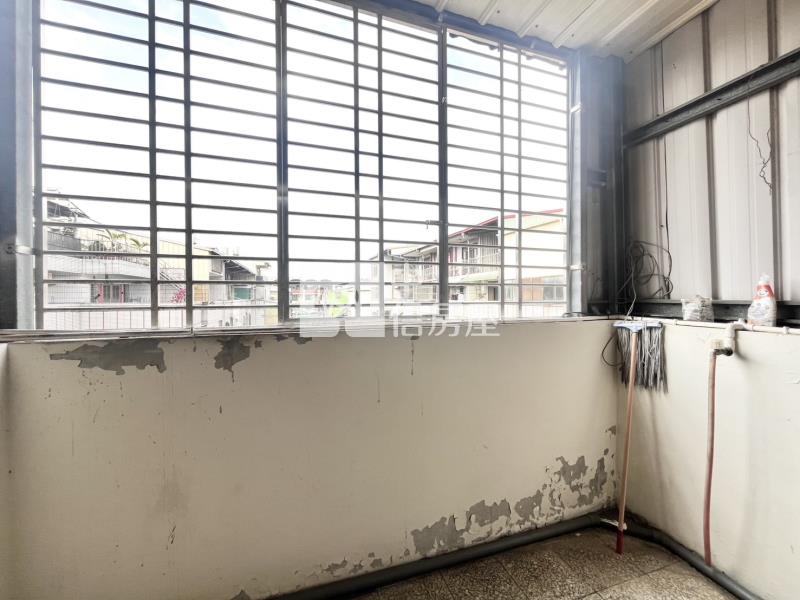 水湳八米活路角間透天房屋室內格局與周邊環境