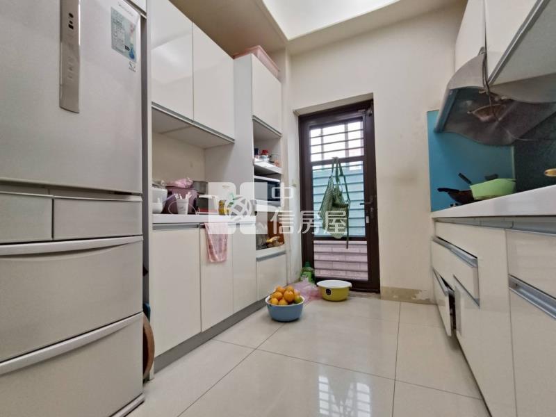 近竹興國小車位孝親透天房屋室內格局與周邊環境