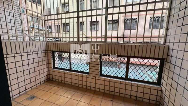 太平工業區前院車庫別墅B房屋室內格局與周邊環境