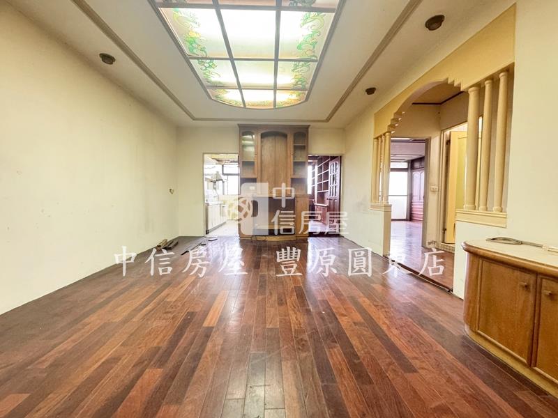 火車站公寓房屋室內格局與周邊環境