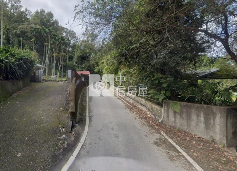 1J18南投魚池山坡地房屋室內格局與周邊環境