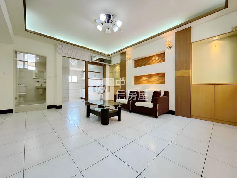 巨城三民採光大三房房屋室內格局與周邊環境