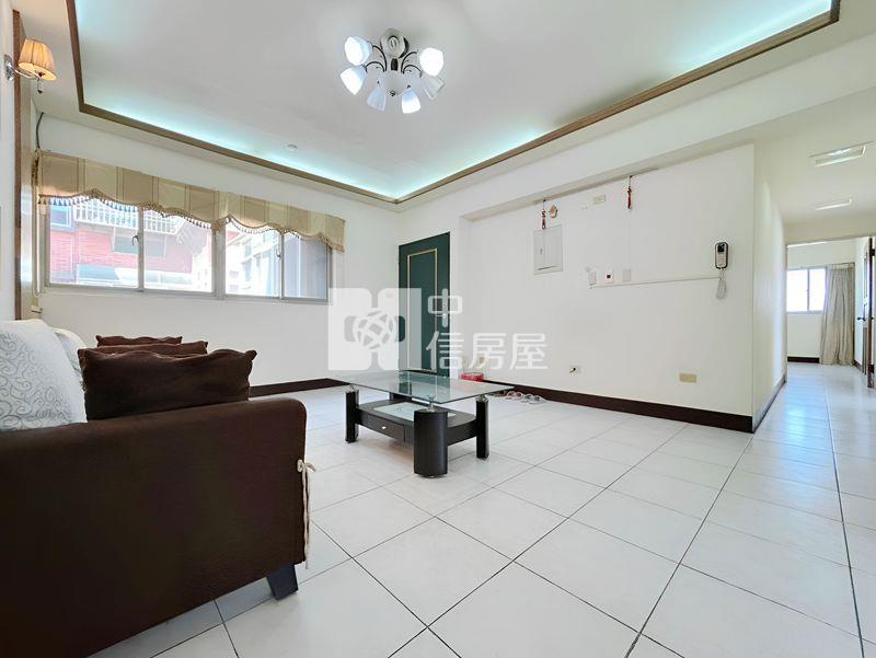 巨城三民採光大三房房屋室內格局與周邊環境