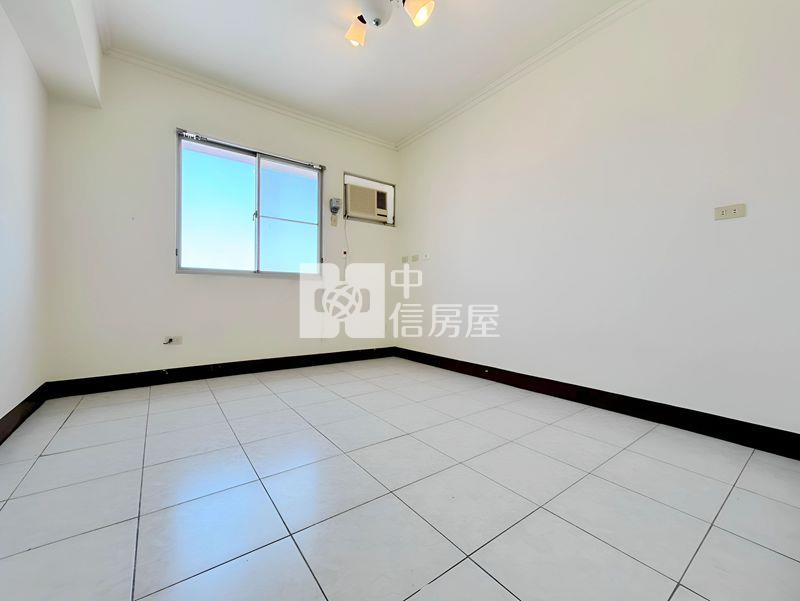 巨城三民採光大三房房屋室內格局與周邊環境