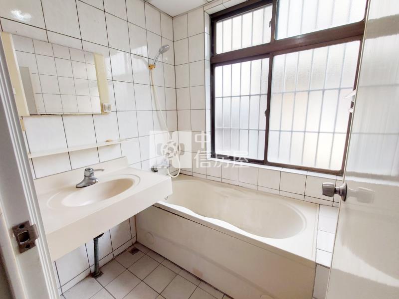 北區前後臨路透天房屋室內格局與周邊環境