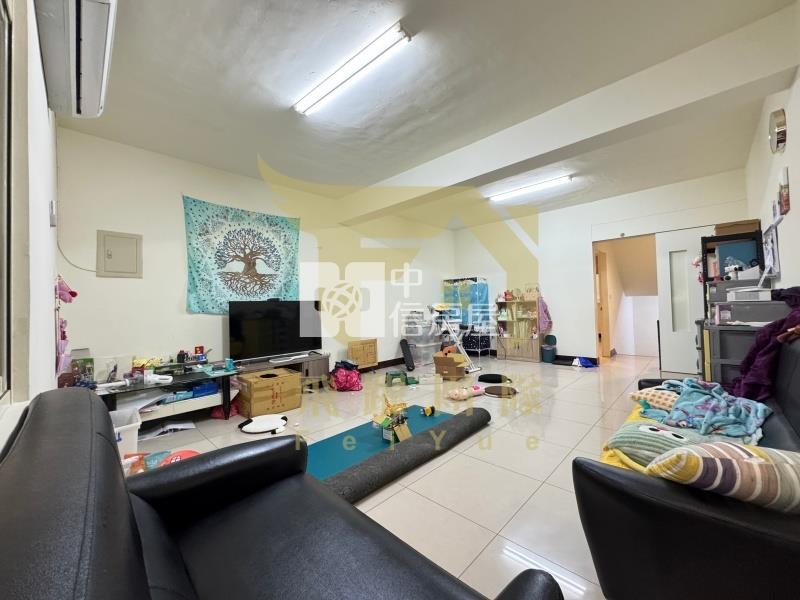 12米金陵路三段 獅子林翻修美透天房屋室內格局與周邊環境