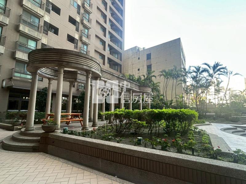 冠世界 帶廚房琉璃台/陽台美套房(中信卓越團隊)房屋室內格局與周邊環境