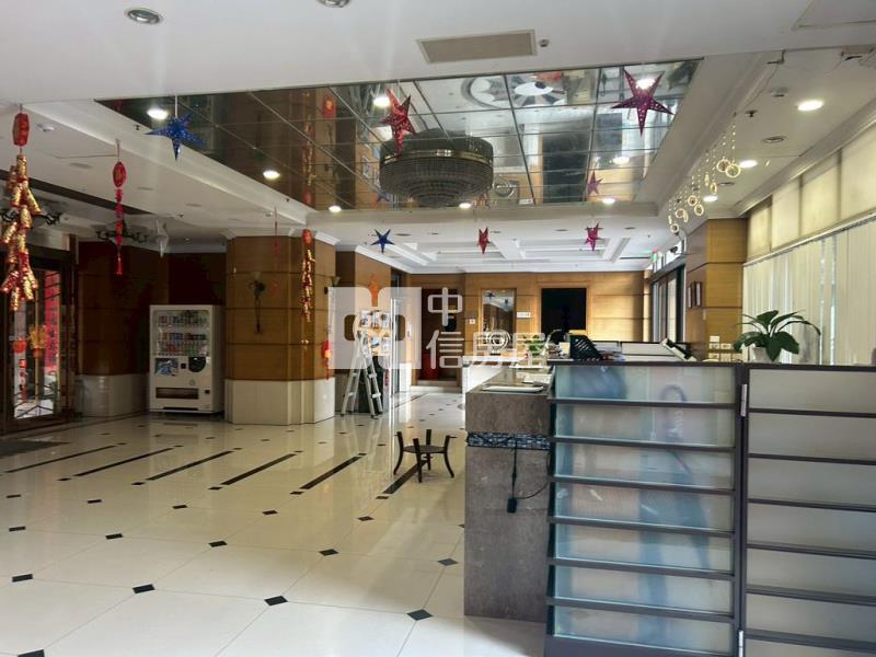 冠世界 帶廚房琉璃台/陽台美套房(中信卓越團隊)房屋室內格局與周邊環境