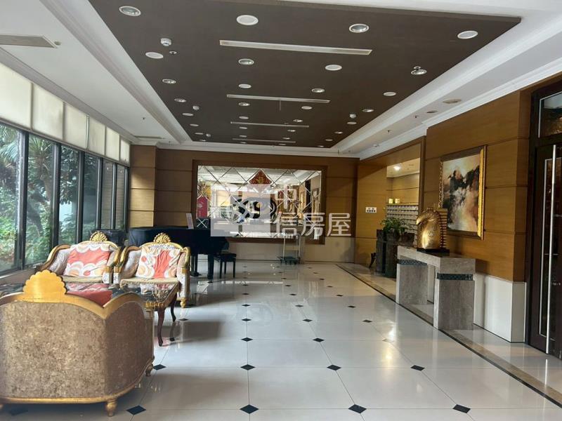 冠世界 帶廚房琉璃台/陽台美套房(中信卓越團隊)房屋室內格局與周邊環境