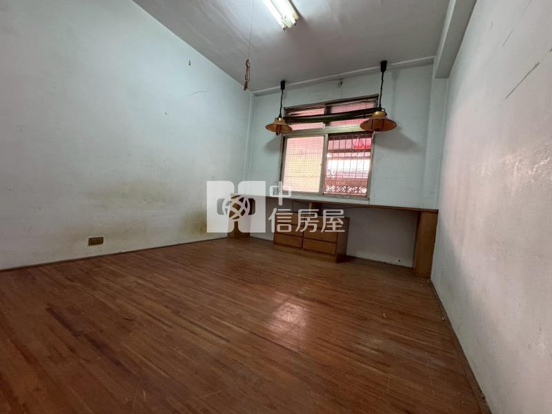 美村商圈大面寬可改雙車孝親透天房屋室內格局與周邊環境