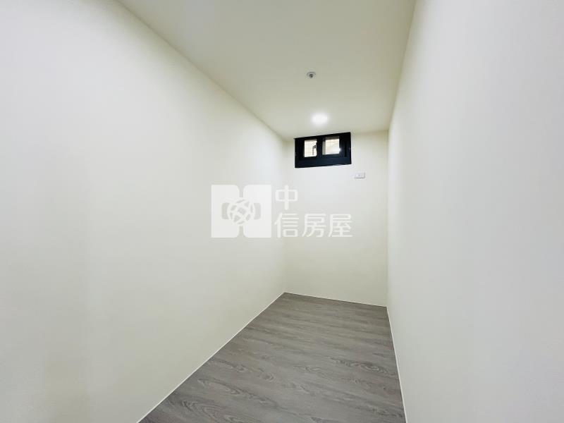 中壢家樂福陽台進出美3+1房房屋室內格局與周邊環境