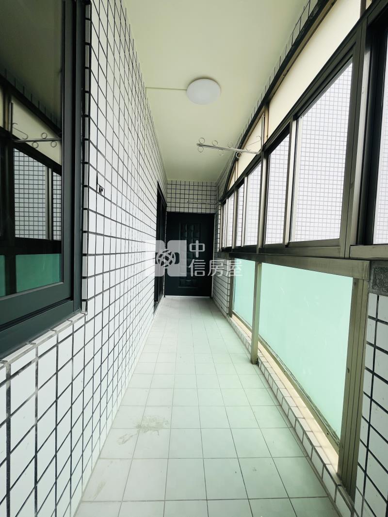 中壢家樂福陽台進出美3+1房房屋室內格局與周邊環境