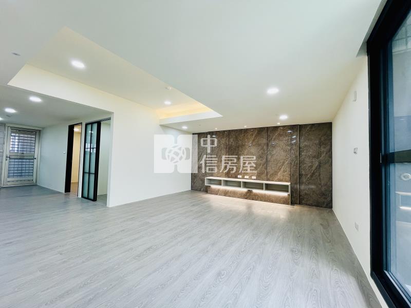 中壢家樂福陽台進出美3+1房房屋室內格局與周邊環境