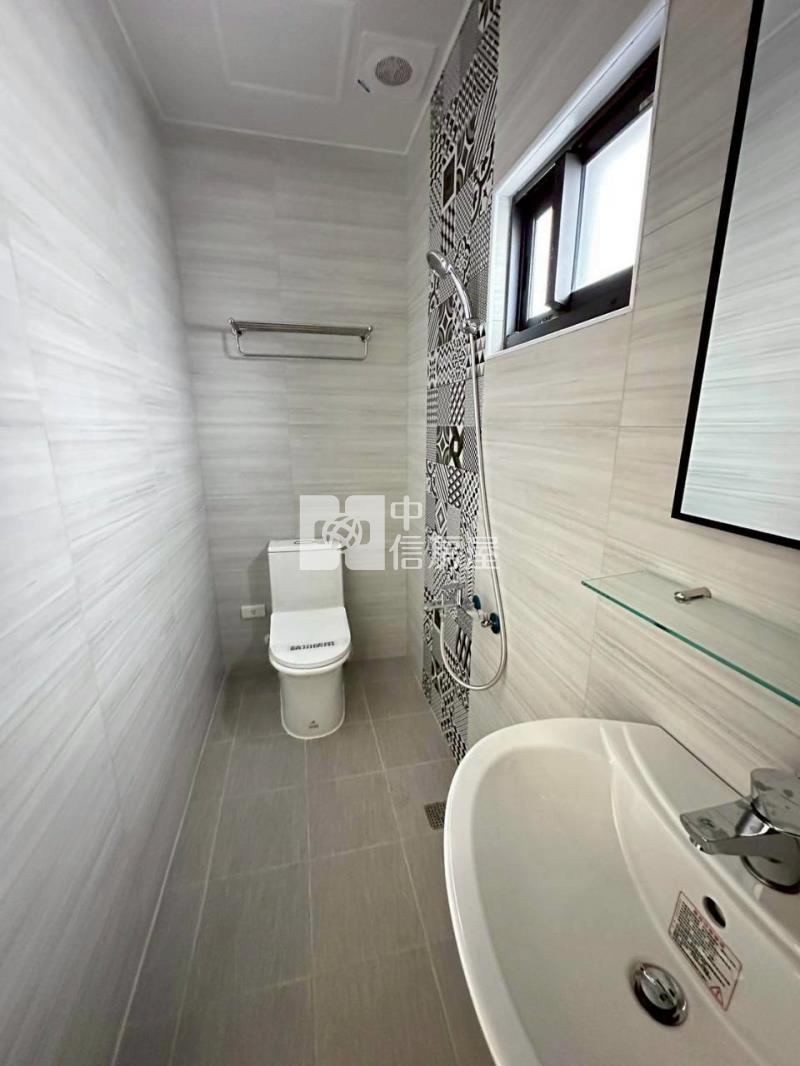 勝利寶仁學區優質全新車庫透天房屋室內格局與周邊環境