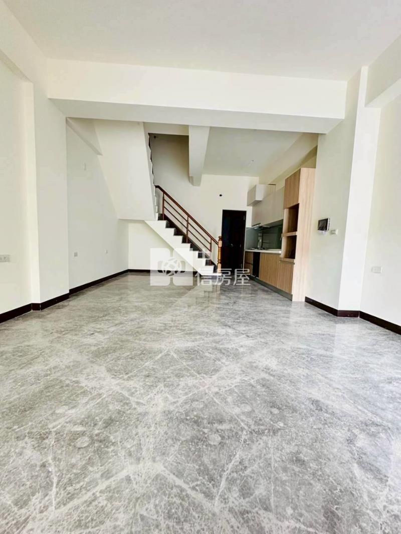 勝利寶仁學區優質全新車庫透天房屋室內格局與周邊環境