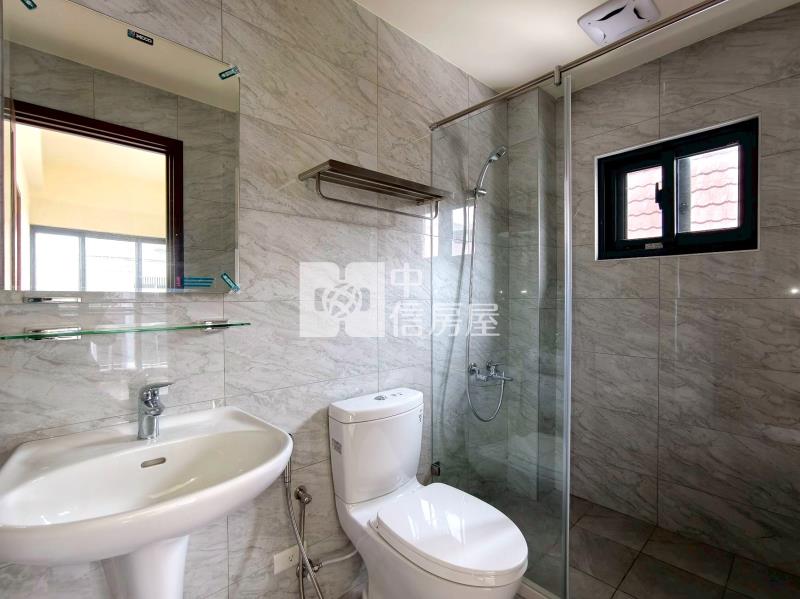 廍子公園角間臨路四車電梯住店房屋室內格局與周邊環境