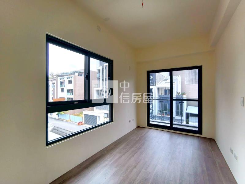 廍子公園角間臨路四車電梯住店房屋室內格局與周邊環境