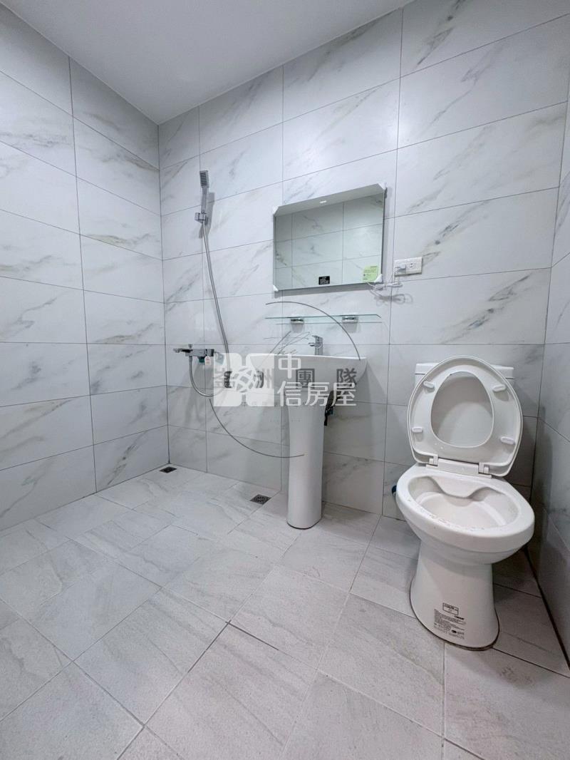 新屋埔頂國小整新透天含車庫房屋室內格局與周邊環境